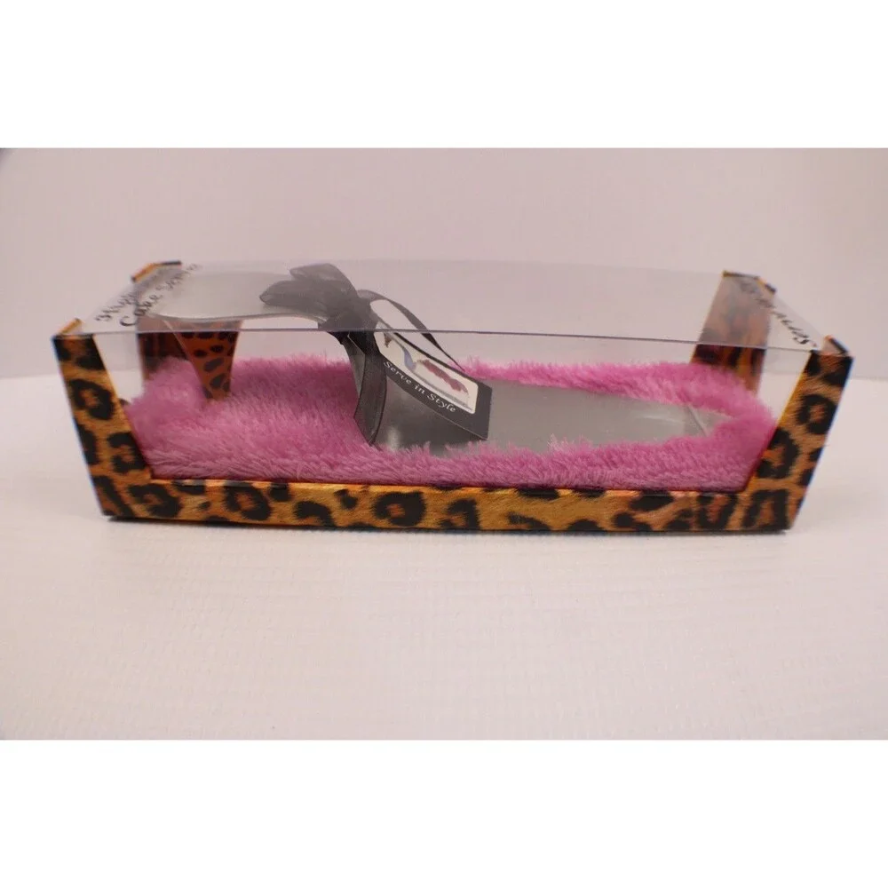 NIB Wild Eye Designs High Heel Cake Server Leopard Print Party Celebrate Fun